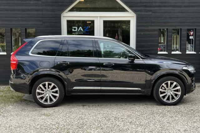 Volvo XC90 (2016) thumbnail 2