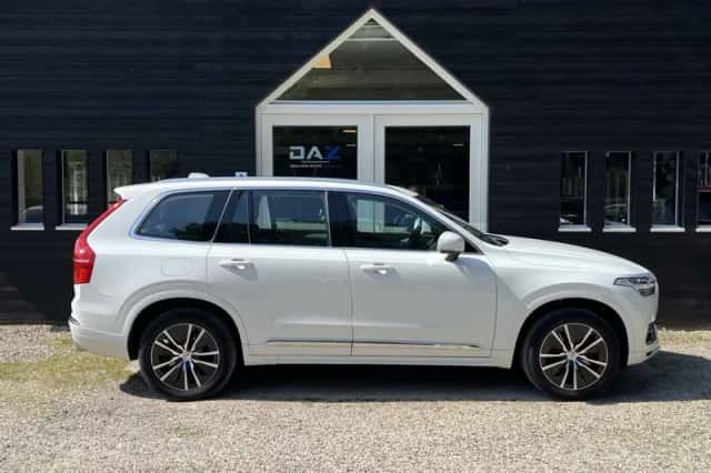 Volvo XC90 (2021) thumbnail 2