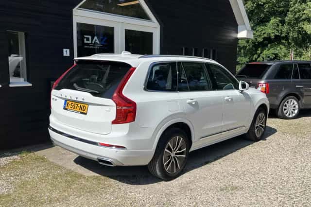 Volvo XC90 (2021) thumbnail 3