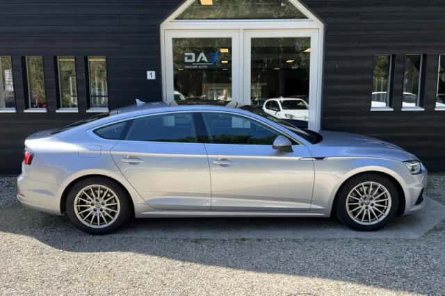 Audi A5 (2019) thumbnail 2