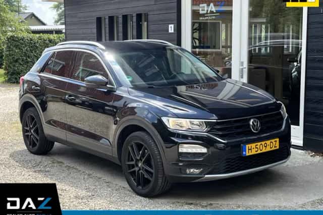 Volkswagen T-Roc (2020) thumbnail 1
