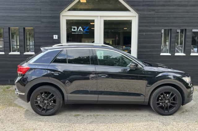 Volkswagen T-Roc (2020) thumbnail 2