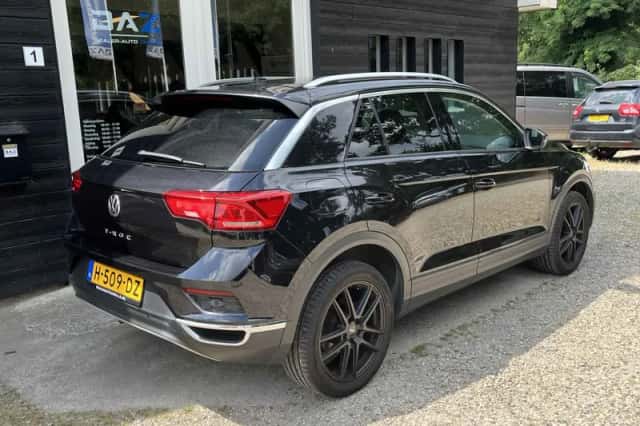 Volkswagen T-Roc (2020) thumbnail 3