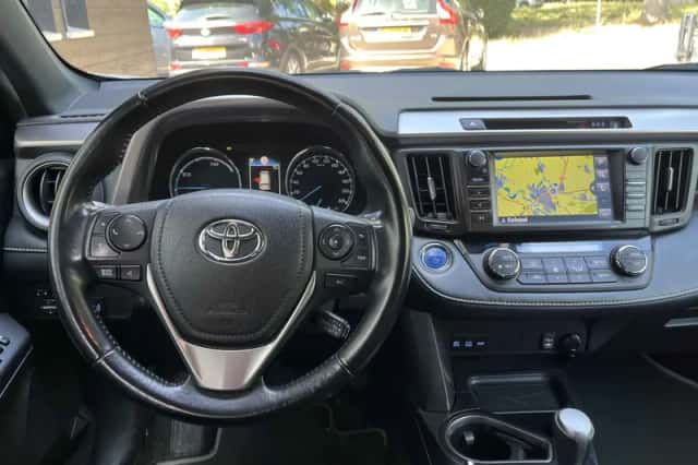 Toyota RAV4 (2018) thumbnail 6