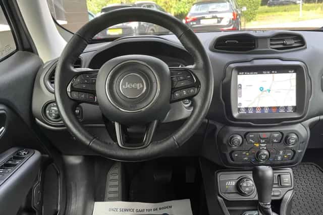 Jeep Renegade (2022) thumbnail 6