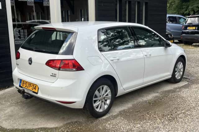 Volkswagen Golf (2013) thumbnail 3