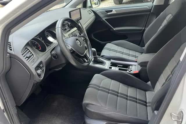 Volkswagen Golf (2013) thumbnail 4