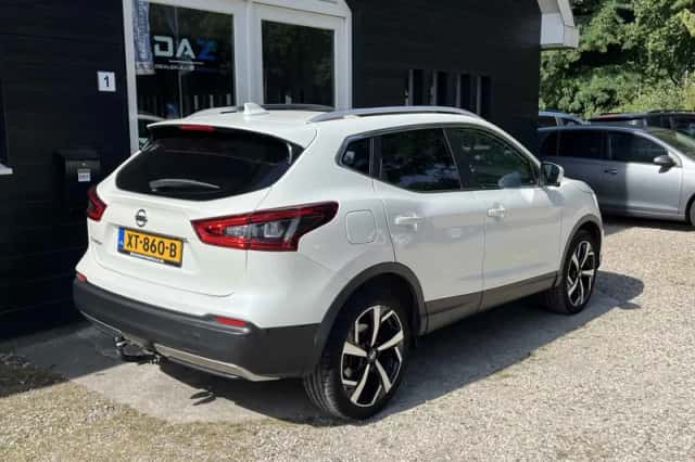 Nissan Qashqai (2019) thumbnail 3