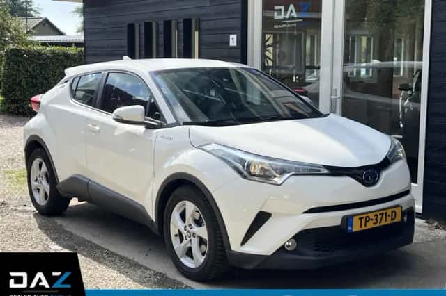 Toyota C-HR (2017) thumbnail 1