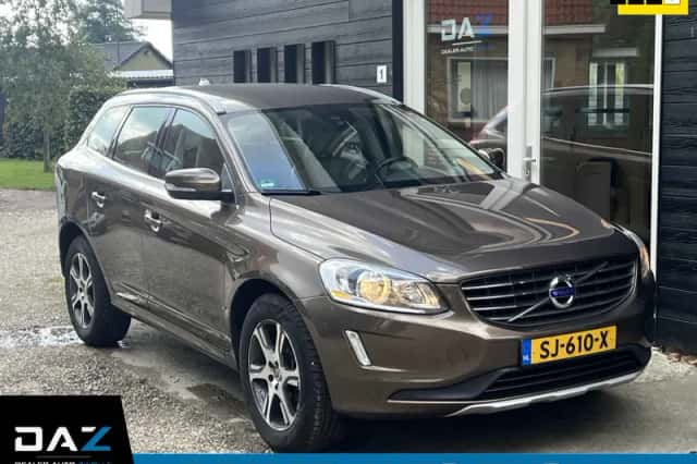 Volvo XC60 (2015) thumbnail 1