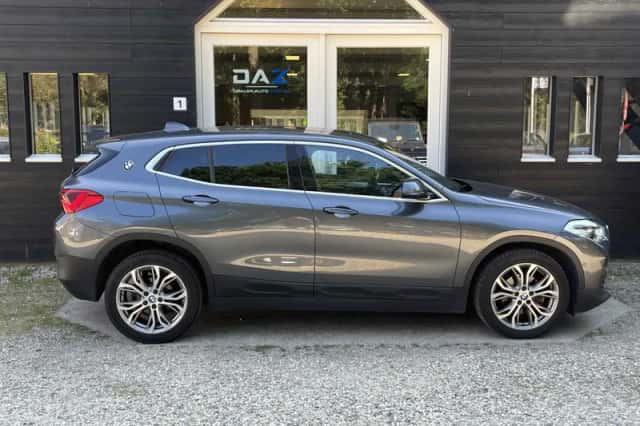 BMW X2 (2018) thumbnail 2