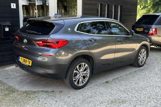 BMW X2 (2018) thumbnail 3