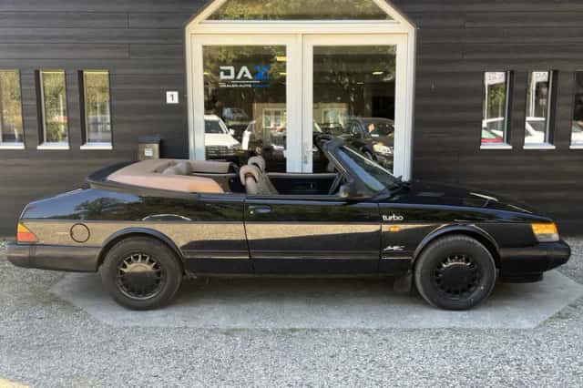 Saab 900 (1989) thumbnail 2