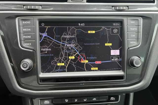 Volkswagen Tiguan (2017) thumbnail 6