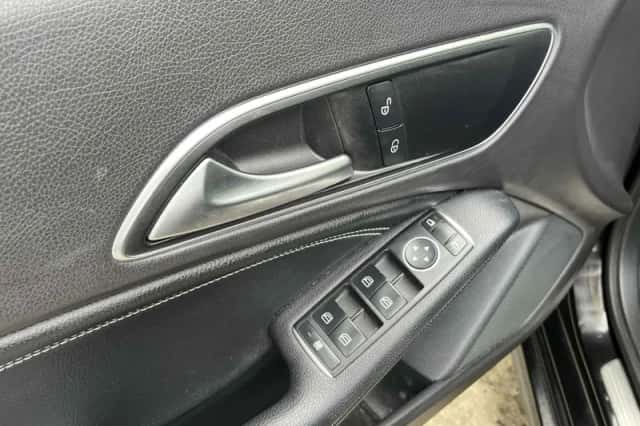 Mercedes-Benz CLA-Klasse (2017) thumbnail 6