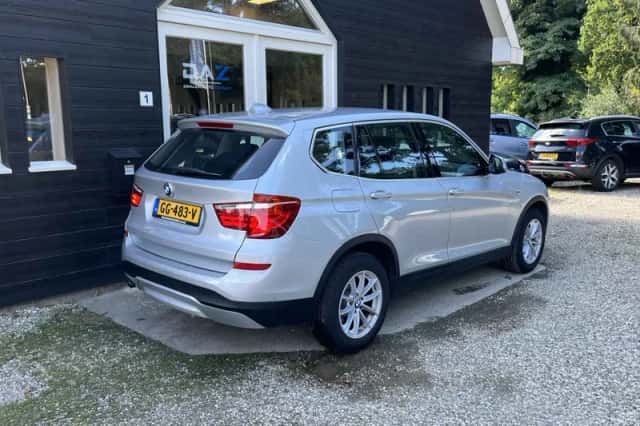 BMW X3 (2015) thumbnail 3