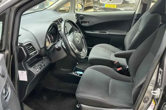 Toyota Verso S (2015) thumbnail 5