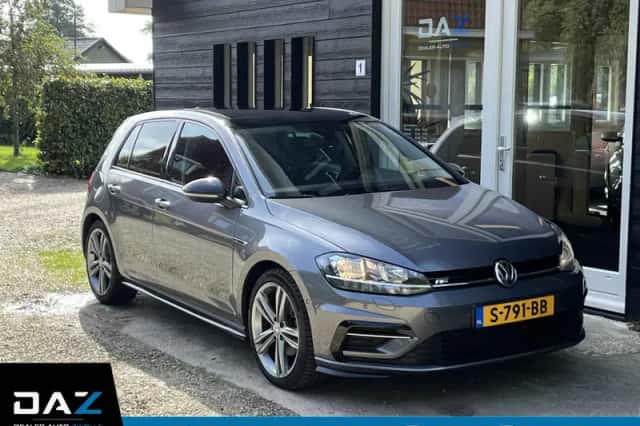 Volkswagen Golf (2019) thumbnail 1