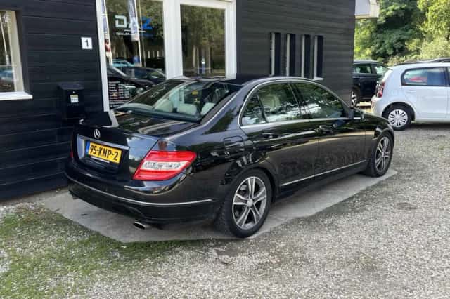 Mercedes-Benz C-Klasse (2009) thumbnail 3