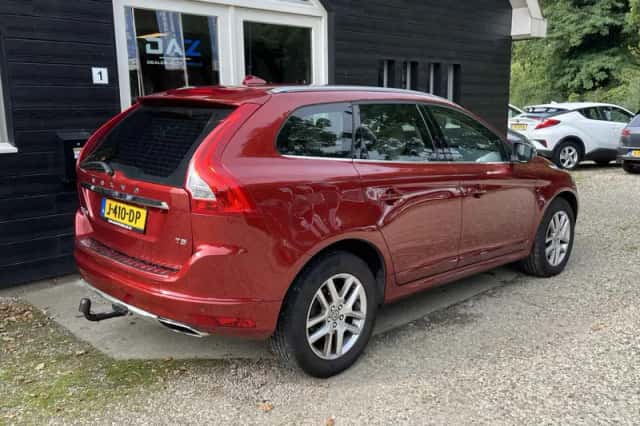 Volvo XC60 (2014) thumbnail 3