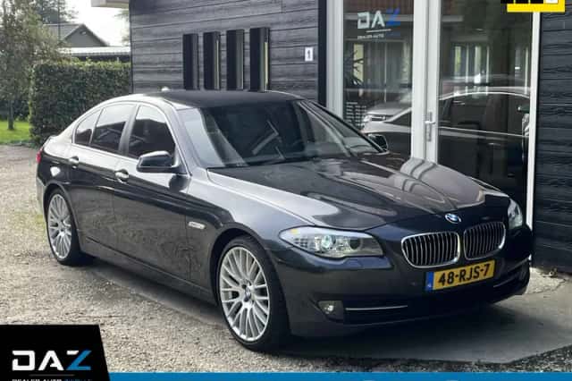 BMW 5-Serie (2011) thumbnail 1