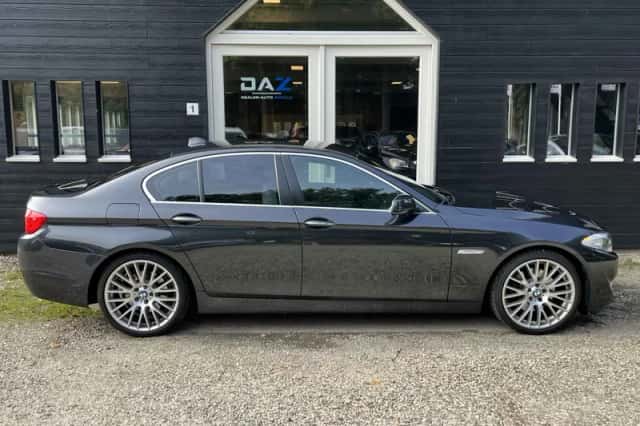 BMW 5-Serie (2011) thumbnail 2