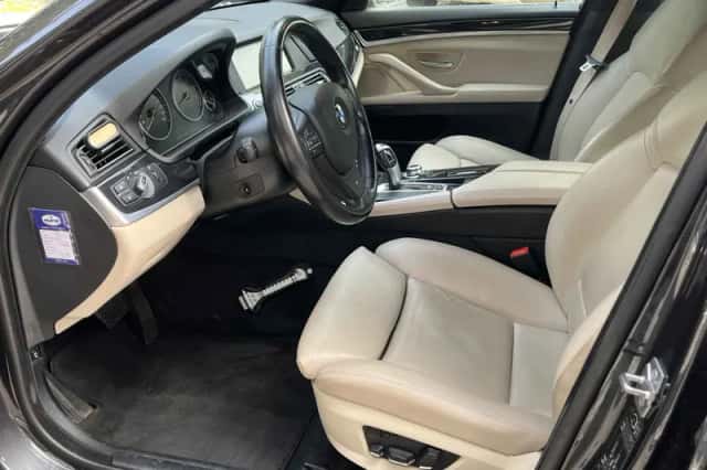 BMW 5-Serie (2011) thumbnail 6
