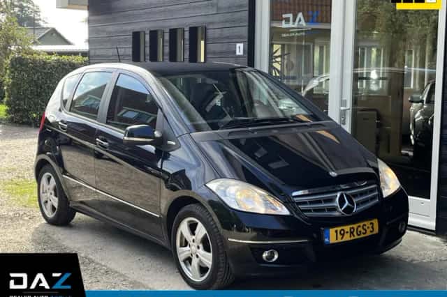 Mercedes-Benz A-Klasse (2011) thumbnail 1