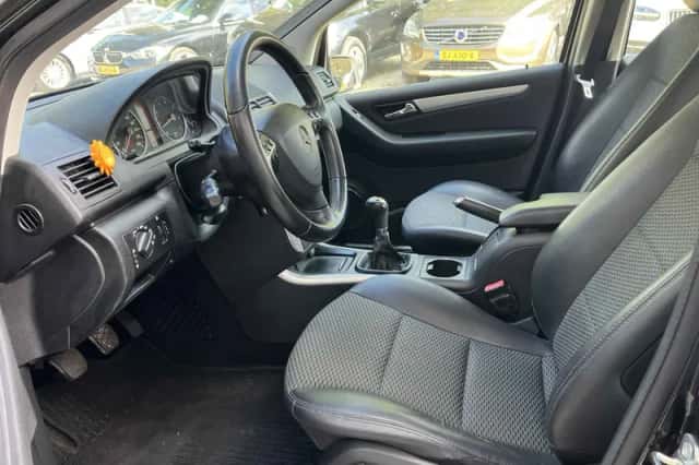 Mercedes-Benz A-Klasse (2011) thumbnail 5