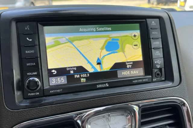 Chrysler Grand Voyager (2015) thumbnail 6