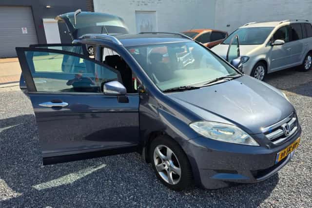 Honda FR-V (2006) thumbnail 5