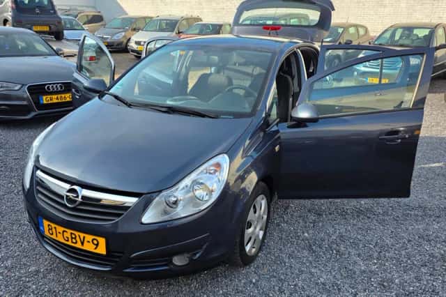 Opel Corsa (2008) thumbnail 3
