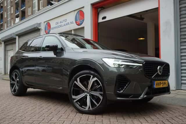 Volvo XC60 (2022) thumbnail 2