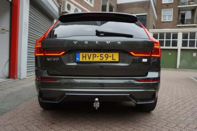 Volvo XC60 (2022) thumbnail 5