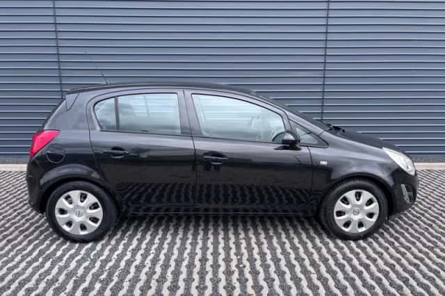 Opel Corsa (2012) thumbnail 4