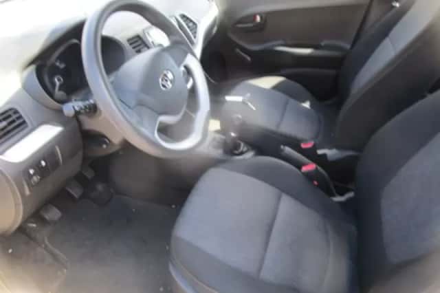 Kia Picanto (2014) thumbnail 5