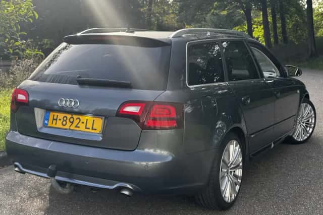Audi A4 (2006) thumbnail 3