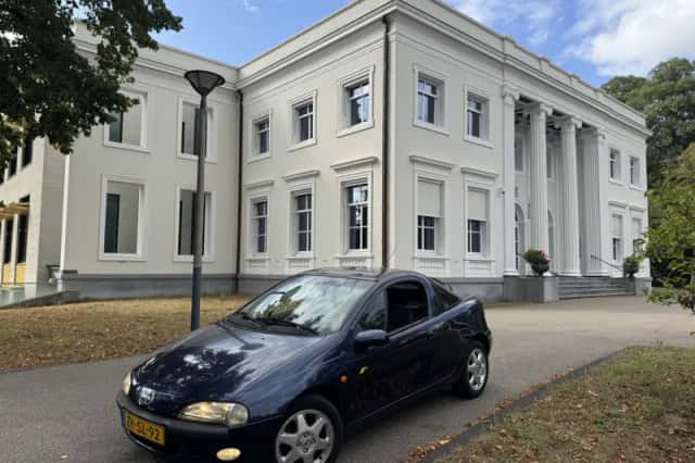 Opel Tigra (1999) thumbnail 1