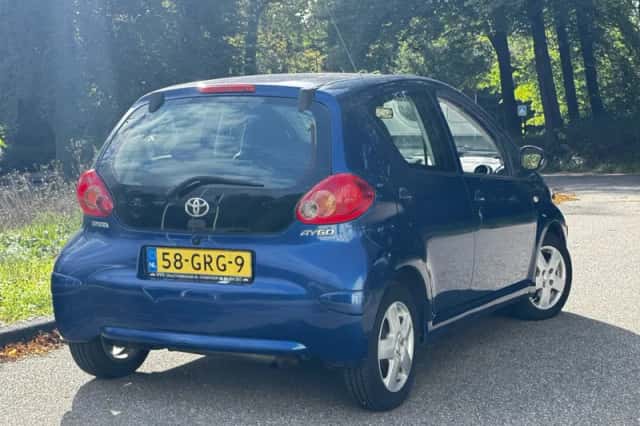 Toyota Aygo (2008) thumbnail 3