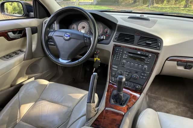 Volvo S60 (2004) thumbnail 4