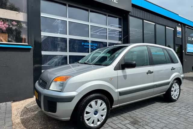 Ford Fusion (2008) thumbnail 4