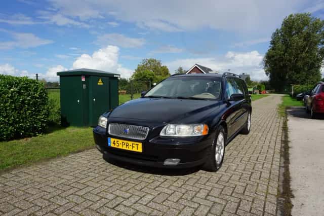 Volvo V70 (2004) thumbnail 2