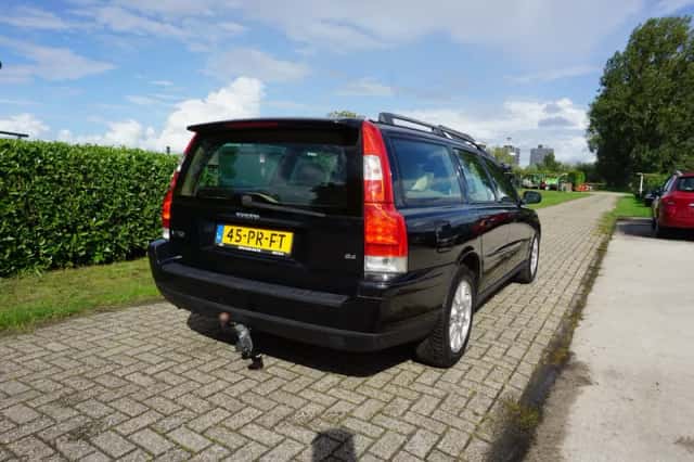Volvo V70 (2004) thumbnail 4