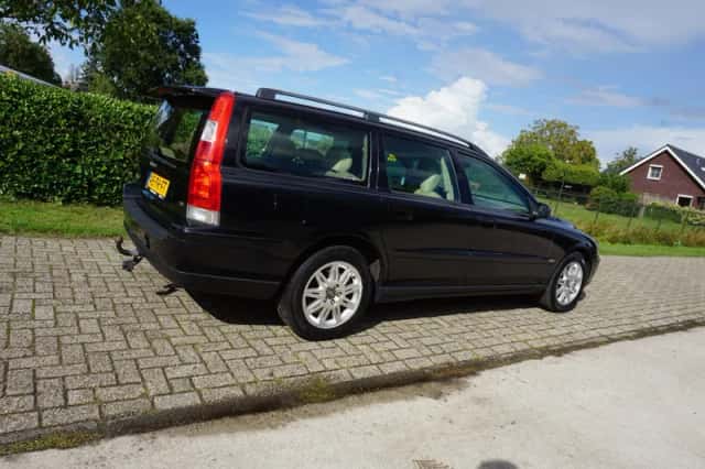 Volvo V70 (2004) thumbnail 5