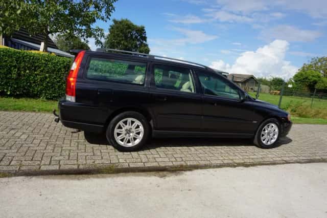 Volvo V70 (2004) thumbnail 6