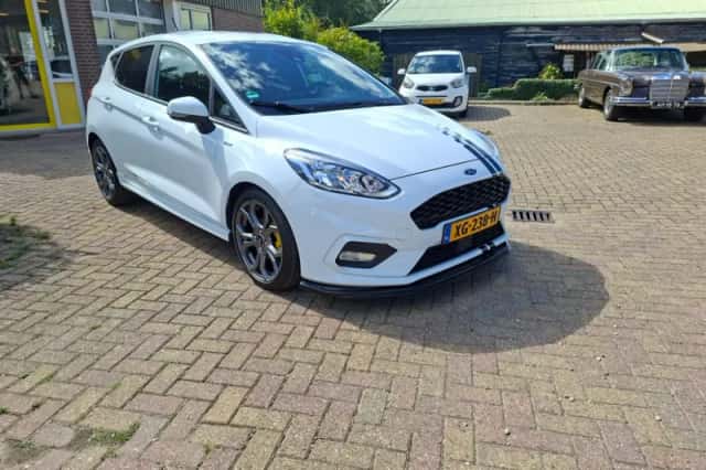 Ford Fiesta (2018) thumbnail 3
