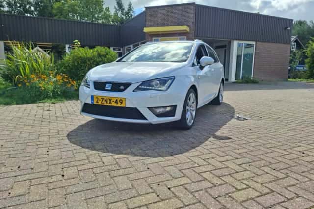SEAT Ibiza (2015) thumbnail 1