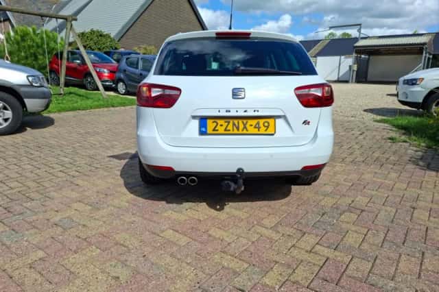 SEAT Ibiza (2015) thumbnail 4