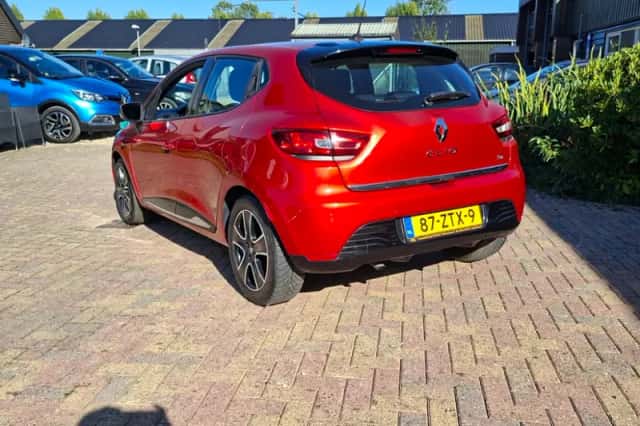 Renault Clio (2013) thumbnail 3