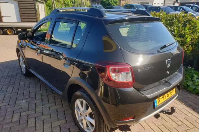 Dacia Sandero (2016) thumbnail 2